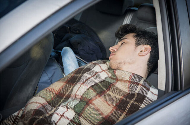 Cara Aman Terhindar dari Gas Beracun, Ini Tips Tidur di Mobil Saat Liburan