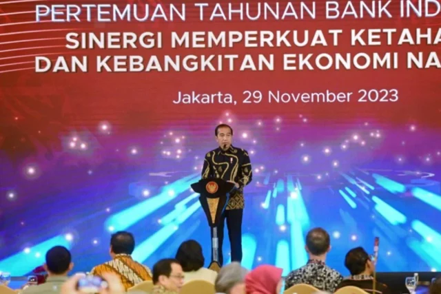 Jokowi Minta Bank Jangan Terlalu Hati-hati Kasih Kredit Bisa Kering Perputaran Uang